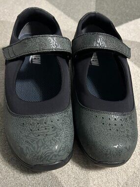 DREW ROSE Gray Foiled Leather‎ Therapeutic Mary Jane Shoes Sandals Women's 7WW